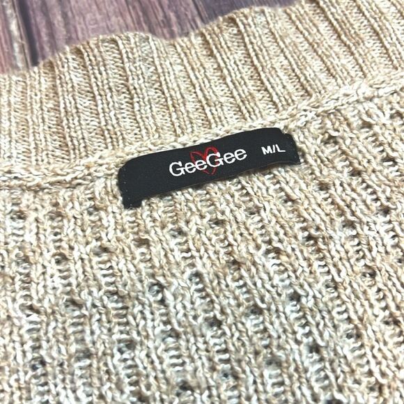 GeeGee Women’s M L Knit Cream Cardigan Sweater Cuffed Short Sleeves - Picture 4 of 7